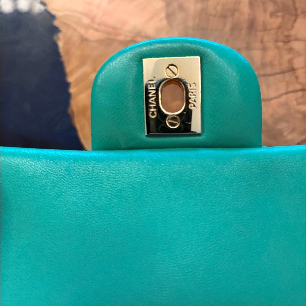 CHANEL 💯 Authentic Emerald Green Quilted Mini Flap Bag with Silver Hardware rare - Picture 10 of 16